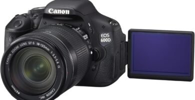 Canon EOS 600D Digital SLR Camera (Incl. 18-135 mm f/3.5-5.6 IS II Lens Kit) (Renewed)