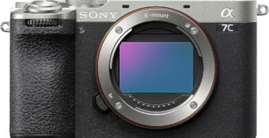 Sony Alpha 7CII | Full-Frame Mirrorless Camera, Silver + Sony FE 20-70 mm F4 G