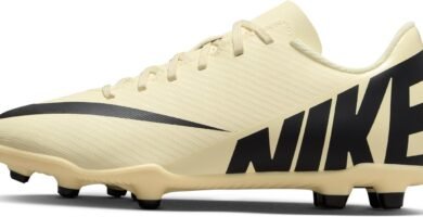 NIKE Unisex Kid’s Vapor 15 Club Soccer Shoe NIKE Unisex Kid’s Vapor 15 Club Soccer Shoe
