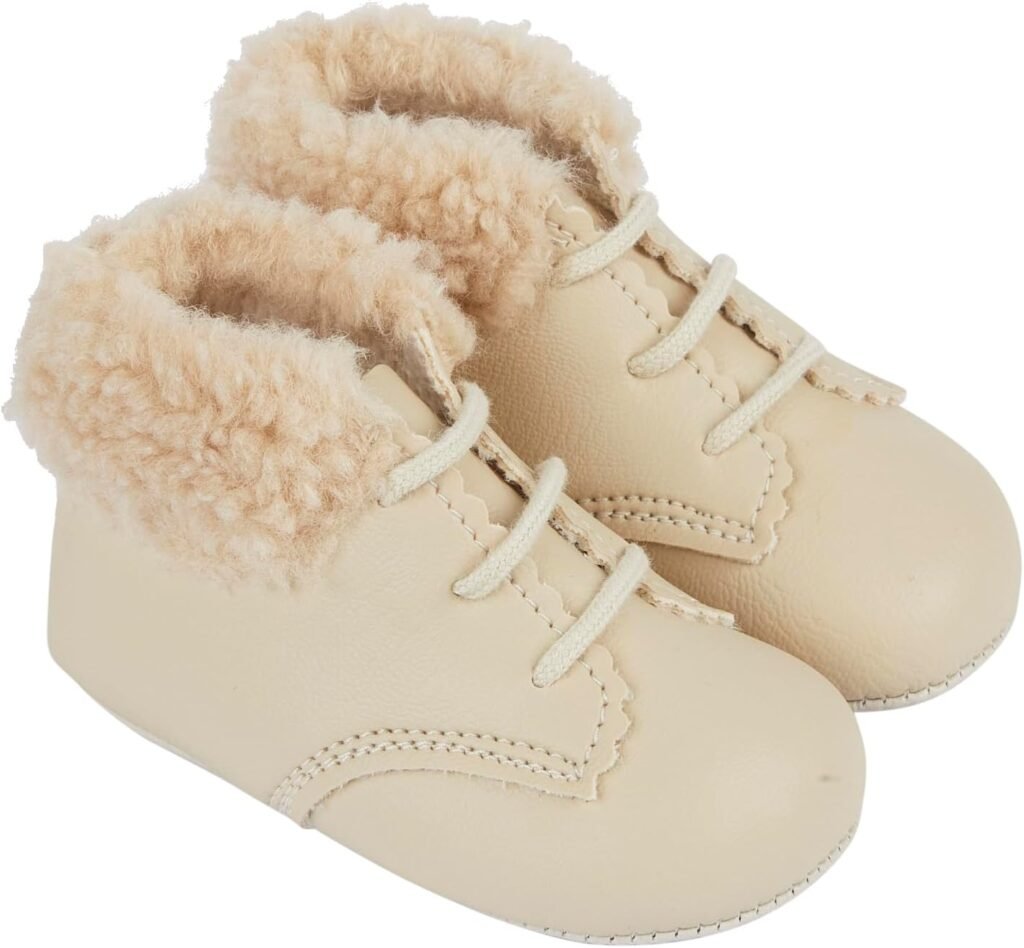 Early Days Baypods Baby Shoes. Bootees Made In the UK, soft sole prewalker lace up boots with fur collars for boys and girls.