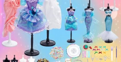 FREEBLOSS 600+Pcs Fashion Design Kit for Girls, Sewing Kit with 4 Mannequins, DIY Art & Craft Activity Dress Designer Kit for All Ages Adults Gift FREEBLOSS 600+Pcs Fashion Design Kit for Girls, Sewing Kit with 4 Mannequins, DIY Art & Craft Activity Dress Designer Kit for All Ages Adults Gift