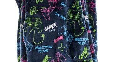 GAMER Fleece Oversized Hoodie – Gaming Controller Designs – Super Soft Lounger Blanket Hoody – 100% Polyester – Available in Adults and Kids Sizes