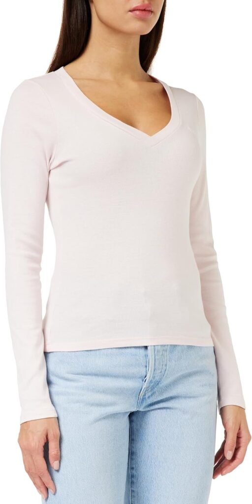 Levi’s Women’s Long-Sleeve V-Neck Baby Tee T-Shirt Levi’s Women’s Long-Sleeve V-Neck Baby Tee T-Shirt