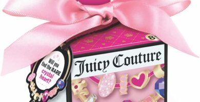 Make It Real Juicy Couture Surprise Box: Three Magical Bracelets to Make Yourself with Beads and Pendants in a Surprise Box for Collecting, Gift for Girls from 8 Years Make It Real Juicy Couture Surprise Box: Three Magical Bracelets to Make Yourself with Beads and Pendants in a Surprise Box for Collecting, Gift for Girls from 8 Years