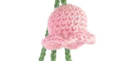 Rear View Mirror Hanging Accessories, Cute Car Accessories for Women, Bellflower Hand Knitted Car Pendant, Mirror Hanging Accessories for Your Car (Pink)