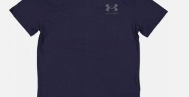 Under Armour Boys UA Left Chest Logo Short Sleeve T-Shirt Under Armour Boys UA Left Chest Logo Short Sleeve T-Shirt