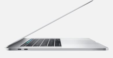 Apple MacBook Pro 15-inch Laptop with Touch Bar (Intel Core i7, 16 GB RAM, 256 GB SSD, Radeon Pro 450, OS X 10.12 Sierra) – Silver – 2016 – MLW72B/A – UK Keyboard (Refurbished)