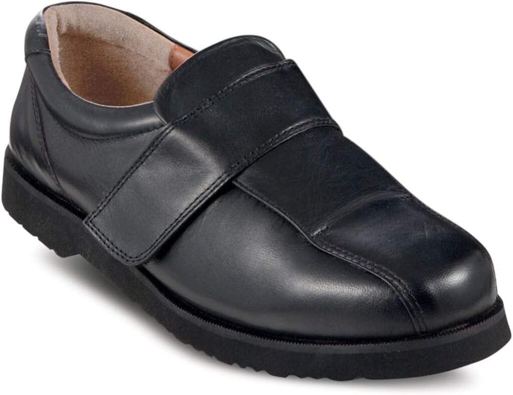 Chums | Men’s | Leather Wide Fitting Shoes | Wide Opening for Easy Access | Touch Fastening for Comfortable Fit |