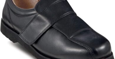 Chums | Men’s | Leather Wide Fitting Shoes | Wide Opening for Easy Access | Touch Fastening for Comfortable Fit |