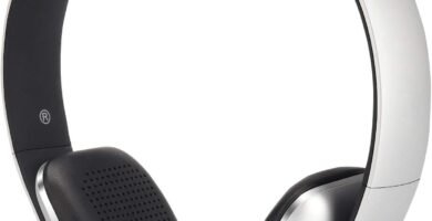 On Ear Wireless Bluetooth Headphones with Microphone – August EP636 – Bluetooth Version 4.1 + EDR, Lightweight Engineering NFC One Tap to Connect for Android and Apple – Silver On Ear Wireless Bluetooth Headphones with Microphone – August EP636 – Bluetooth Version 4.1 + EDR, Lightweight Engineering NFC One Tap to Connect for Android and Apple – Silver