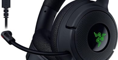 Razer Kraken V4 X – Wired PC Gaming Headset (TriForce 40mm Drivers, Retractable Cardioid Mic, 7.1 Surround Sound, Chroma RGB, for PC – console & phones via USB-C) Black Razer Kraken V4 X – Wired PC Gaming Headset (TriForce 40mm Drivers, Retractable Cardioid Mic, 7.1 Surround Sound, Chroma RGB, for PC – console & phones via USB-C) Black
