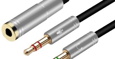Yeung Qee Headphone Splitter 3.5mm Female to 2 Dual 3.5mm Male Headphone Mic Audio Y Splitter Cable for PC PS4 Gaming Headset (Silver 1m) Yeung Qee Headphone Splitter 3.5mm Female to 2 Dual 3.5mm Male Headphone Mic Audio Y Splitter Cable for PC PS4 Gaming Headset (Silver 1m)